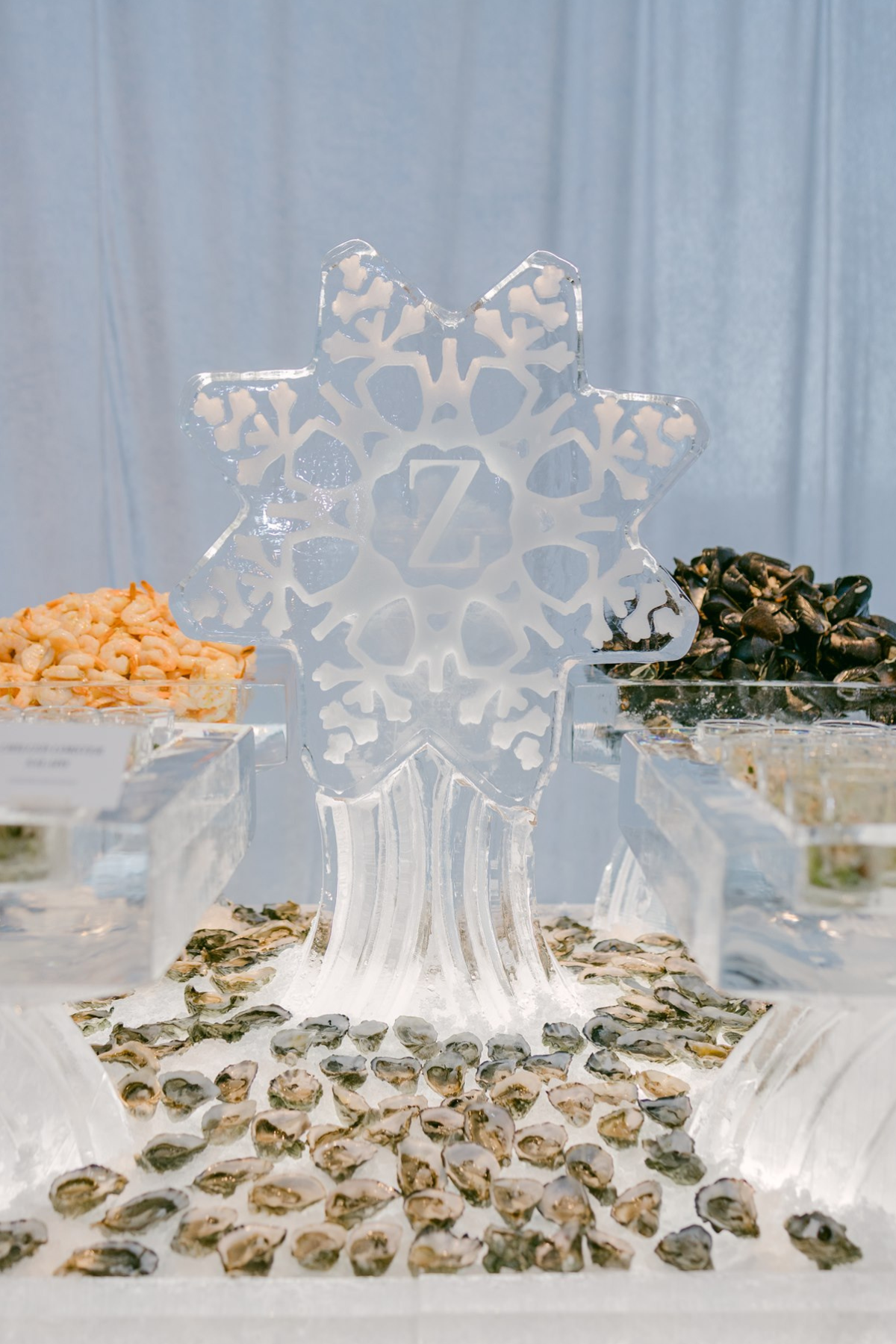 snowflake-ice-sculpture-luxury-winter-party
