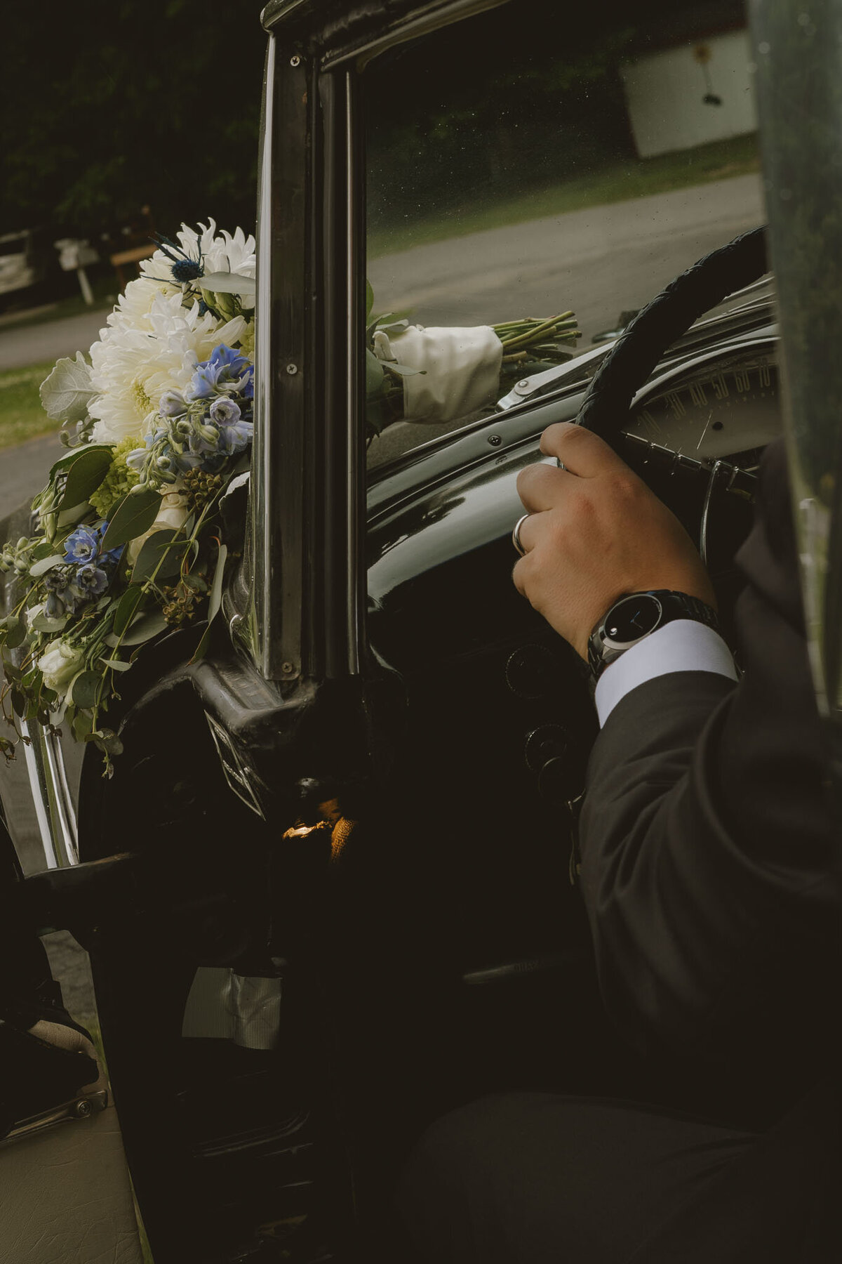 Classic Neutral Michigan Wedding Photographer-13