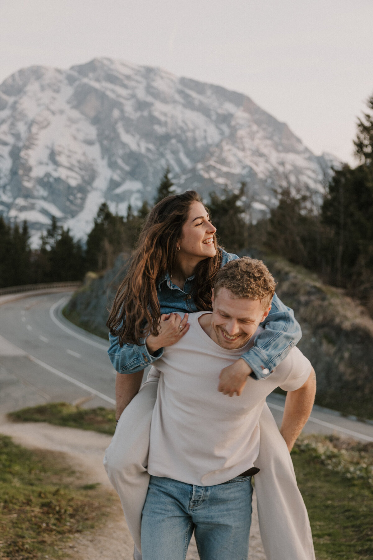 Pärchenfotoshooting pärchenfotos couplephotos verlobungsshooting salzburg verlobungsfotos verlobungsfotoshooting