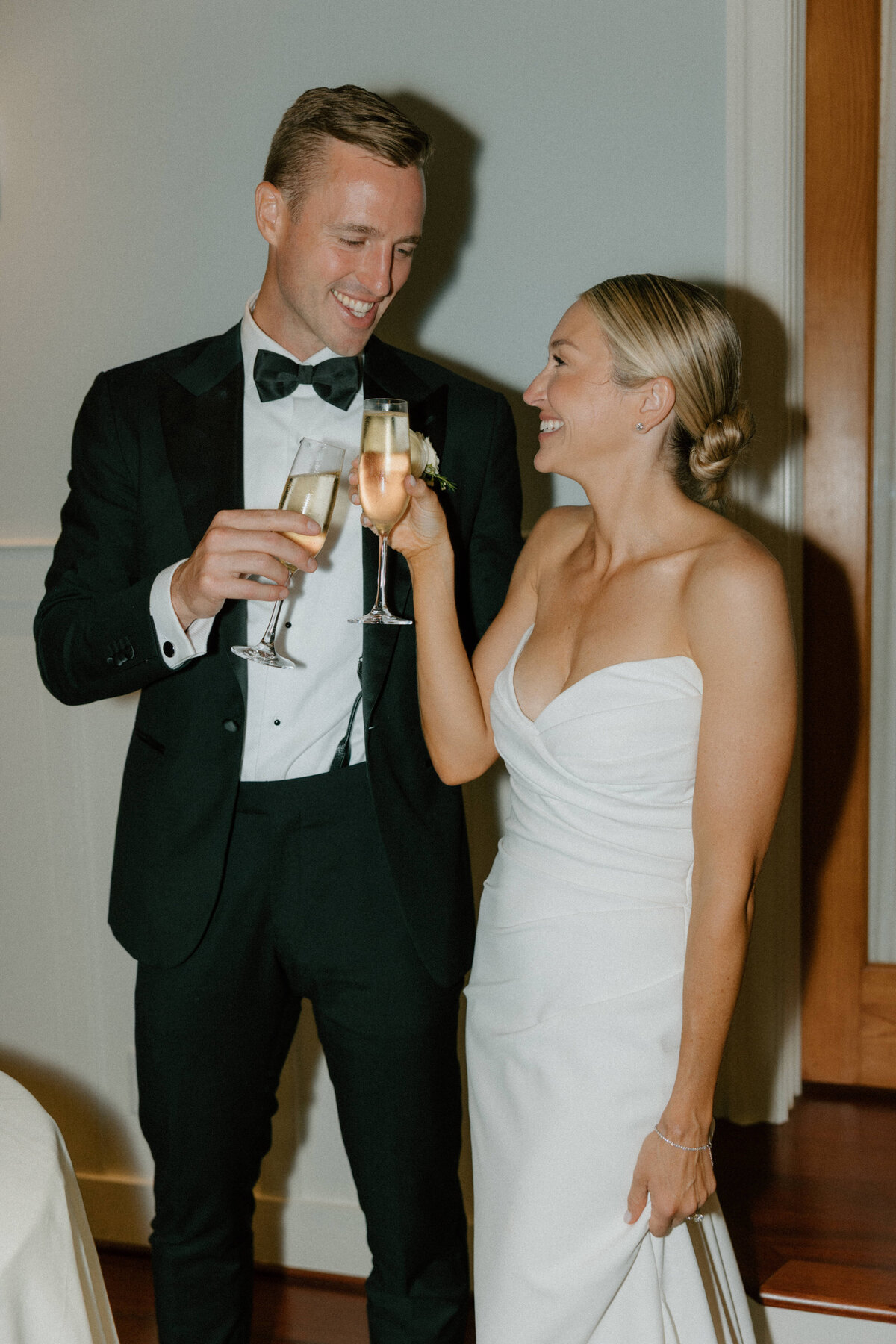 chesapeake-bay-beach-club-wedding-cara-amarie-photography-post-ceremony-253