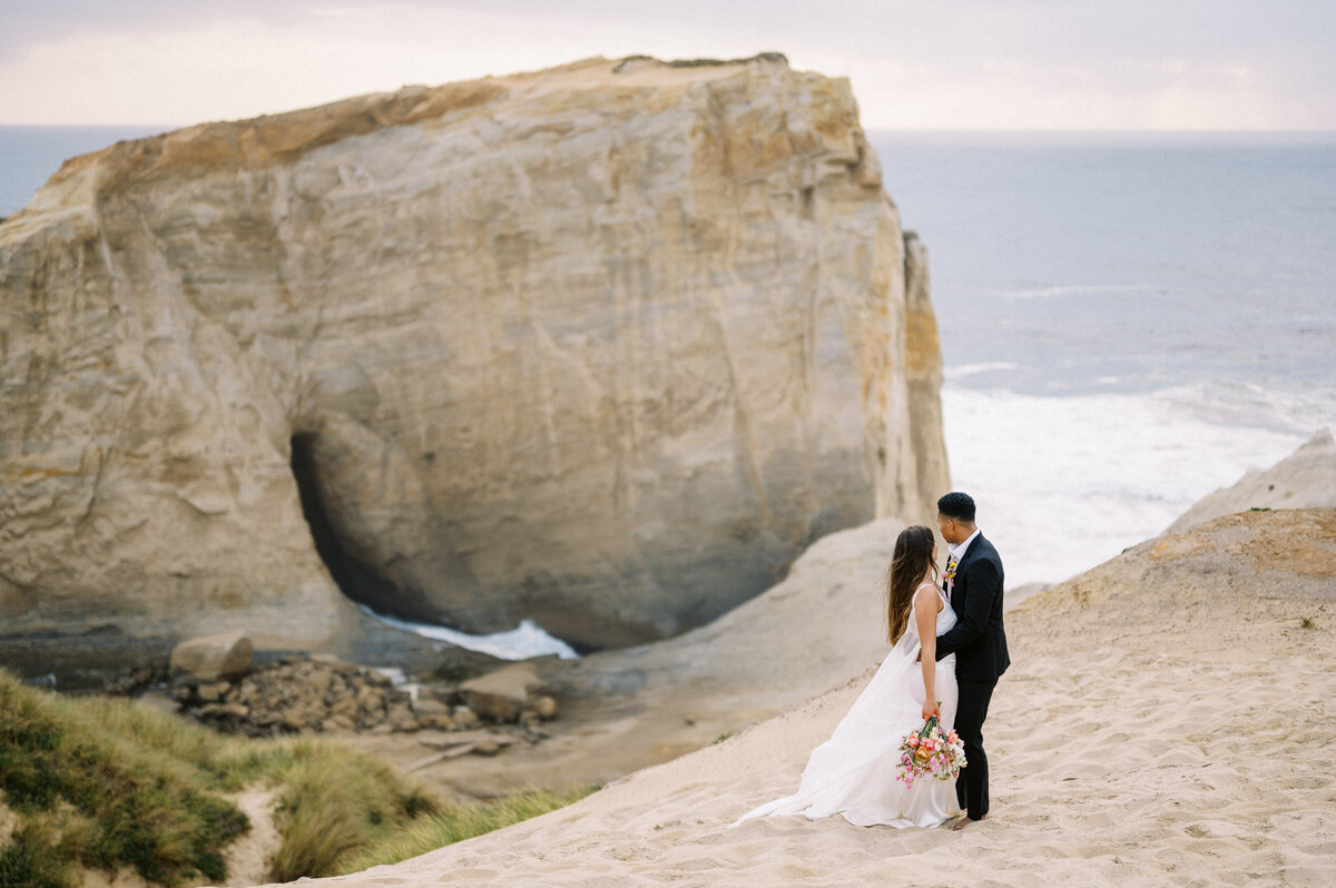 cape-kiwanda-oregon-elopement-8