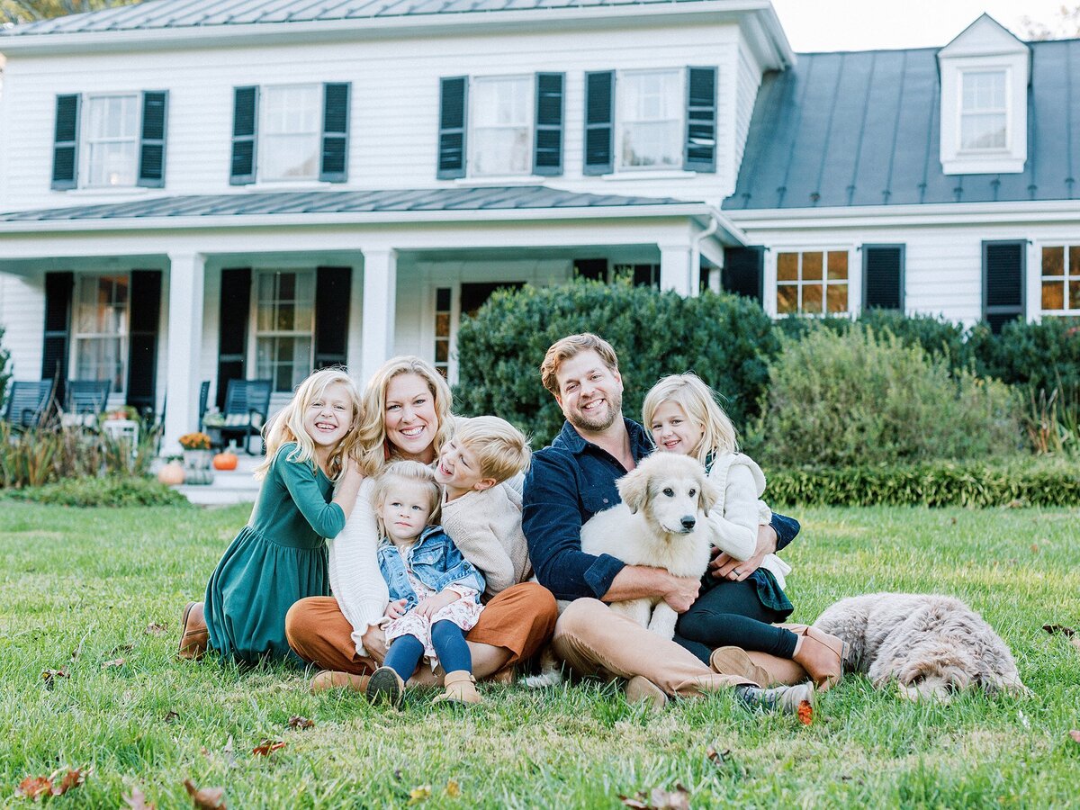 fall-family-photos-at-home-crozet-virginia-amy-nicole-photography-0112