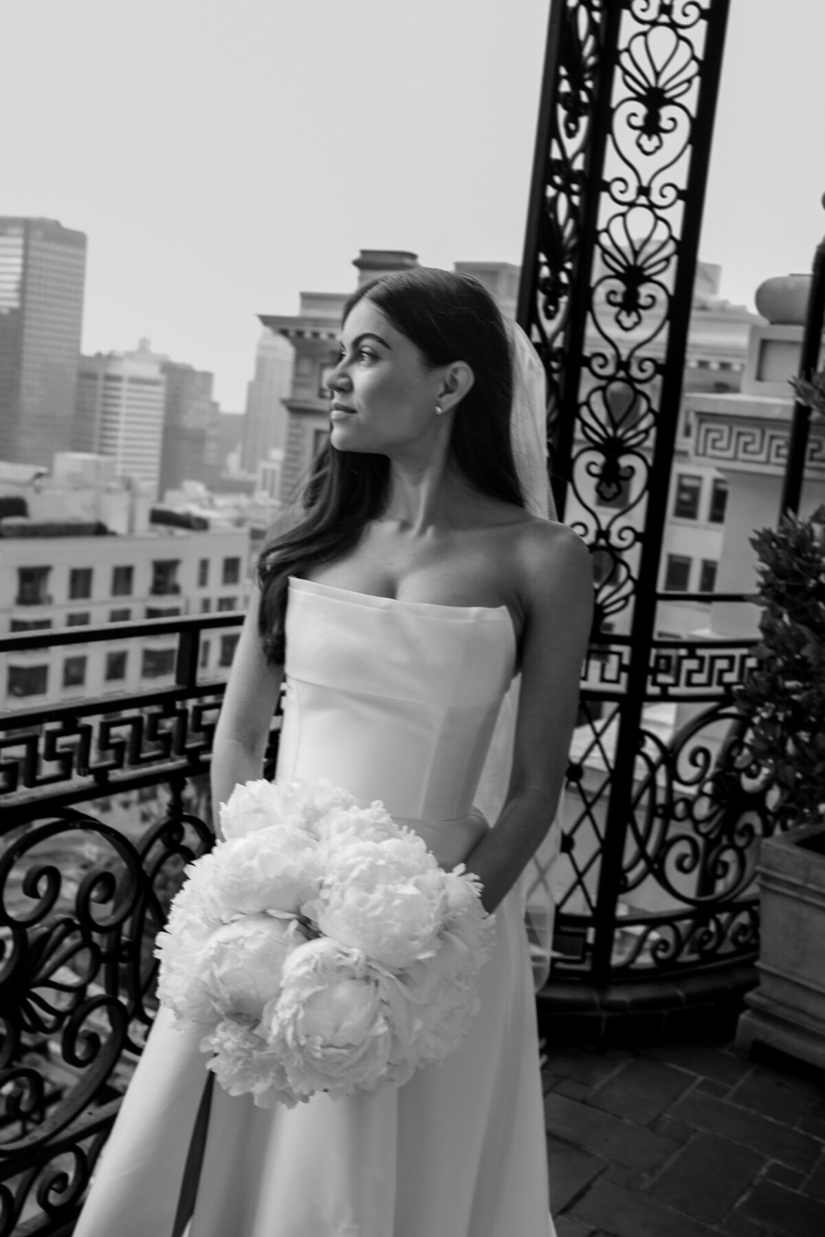 san francisco-flood-mansion-wedding-photography-catholic-wedding-classic-blackandwhite-churchwedding-wedding-thedejaureguis-018