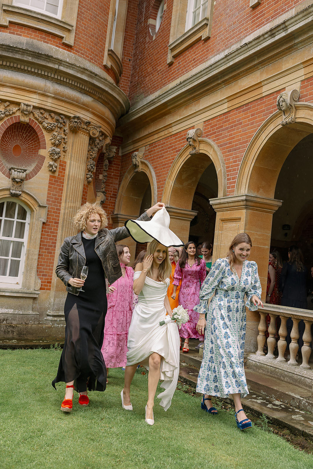 Summer-Estate-Wedding-In-English-Countryside29