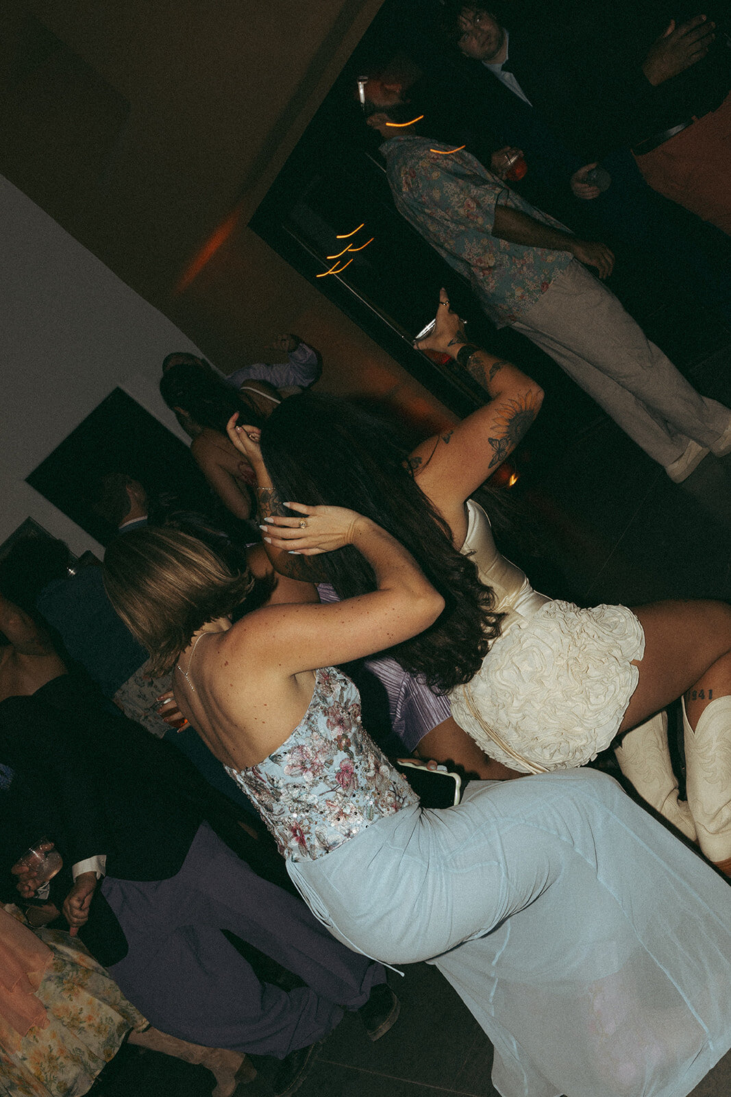 Faye-Fern-Creative-GoldenVibesPhoto-Sacred-Sands-Joshua-Tree-Wedding-Richie-James-Clara-Critchfield-Dance-Party-37