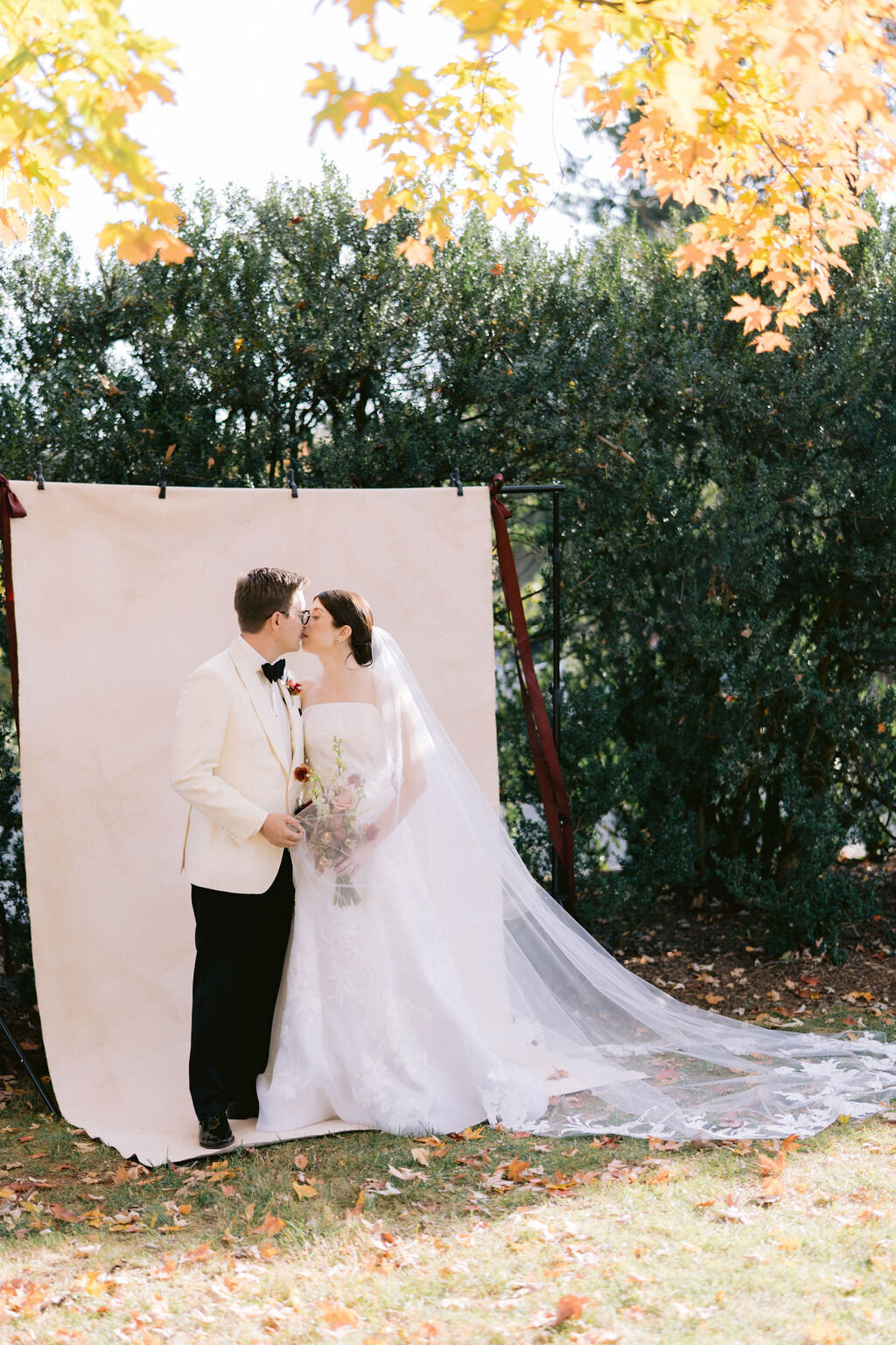 NikkiSanterre_EastCoastLuxuryWeddingPhotographer_CaitieHanrahan_KeswickHallWedding_Jac&Zach-161