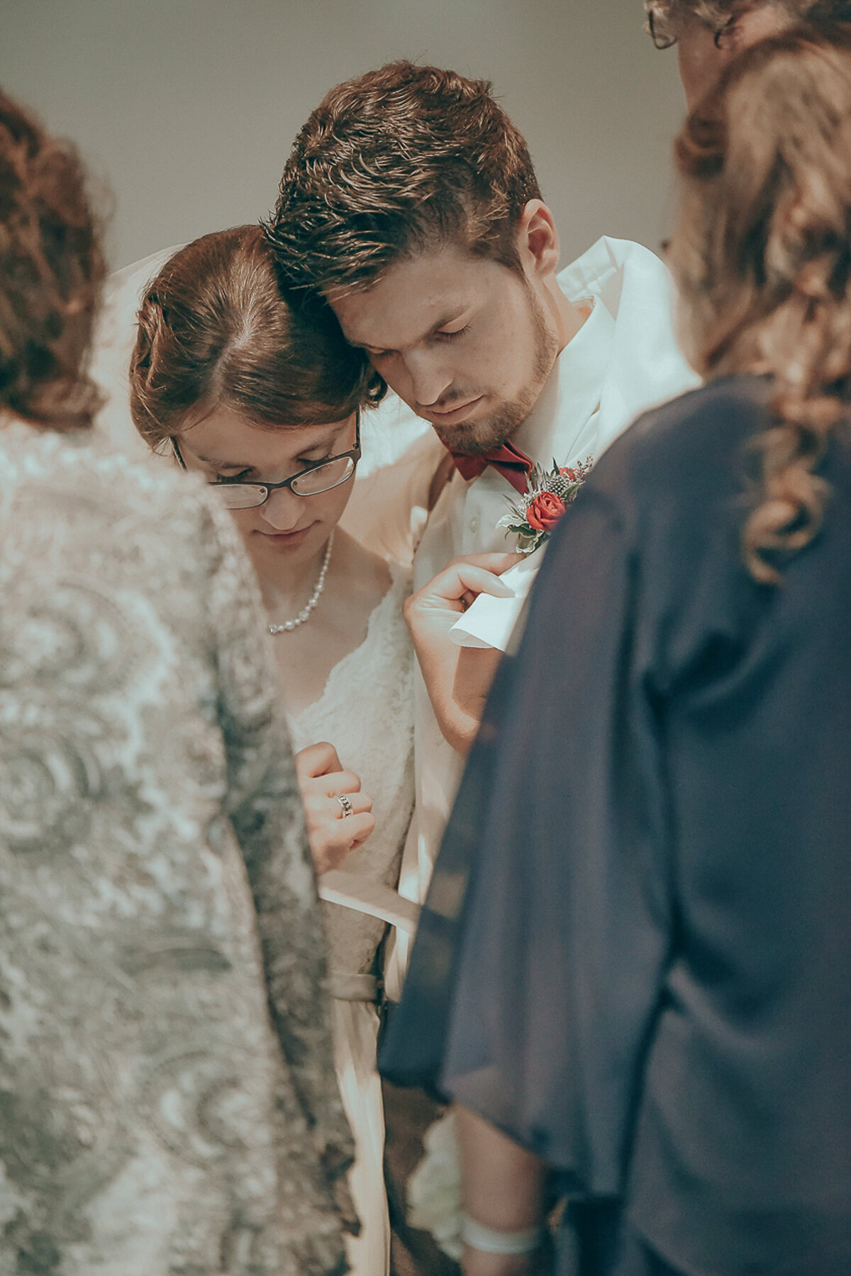 wedding ceremony | Iowa wedding photographer | Iowa Photographer | Playlife | Cedar Rapids | Iowa City | Kalona | Alaynna Ann Schwartz-107