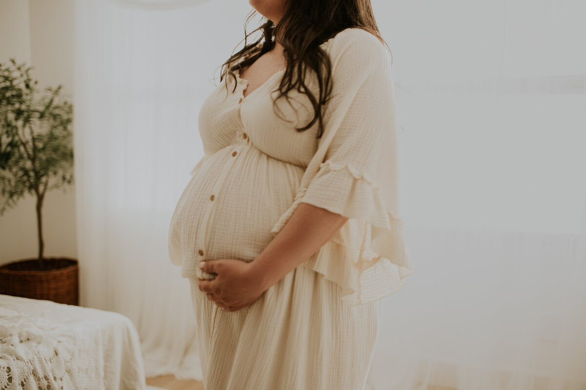 Red Deer Maternity Photographer 001