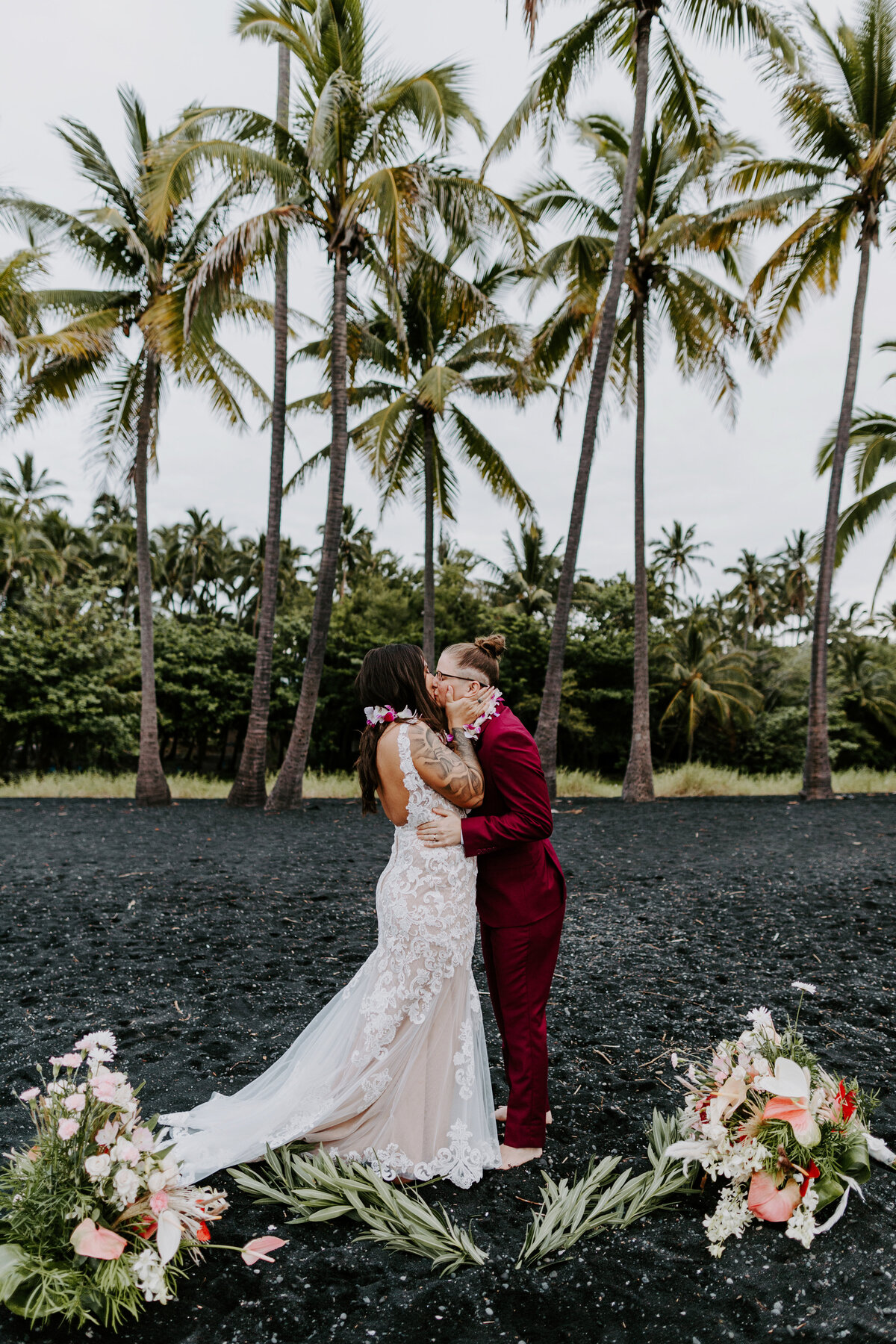 23.04.01_Sara and Erin_Big Island and Maui elopement_Aly Dove Photography _0102