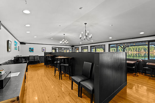 Dutch-Lake-Painted-Turtle-Restaurant-Dining-Area
