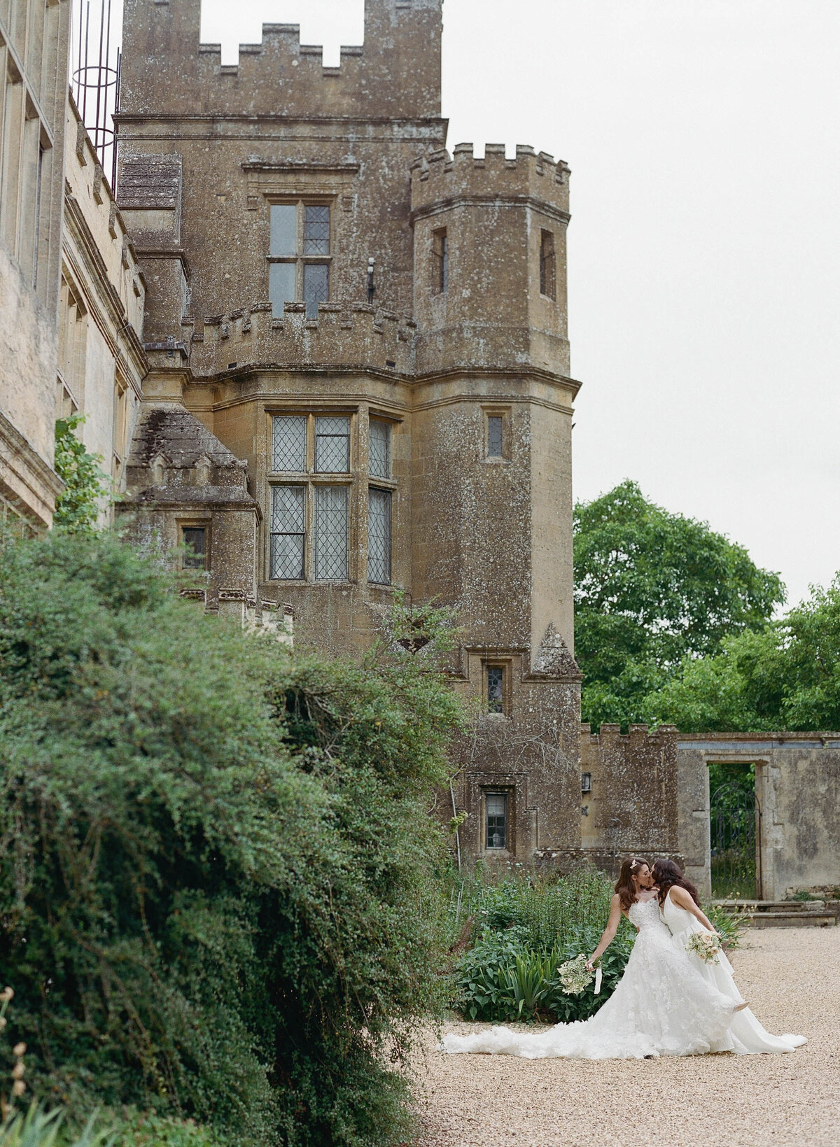 cotswolds-film-wedding-photographer-destination134
