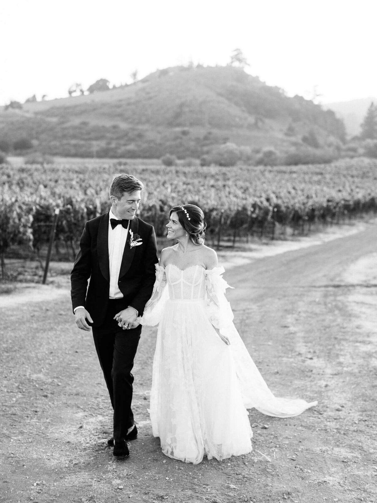 Modern-Fashion-Forward-Greengate-Ranchy-Vineyard-Wedding-Ashley-Ludaescher-Photography-0072