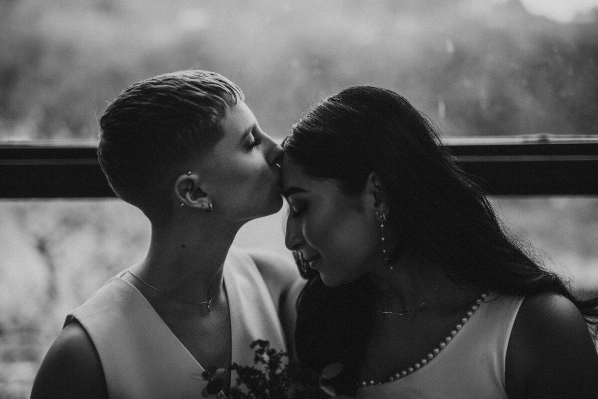 Garfield-Conservatory-Elopement-Chicago-Photographer-Queer-Affirming-42