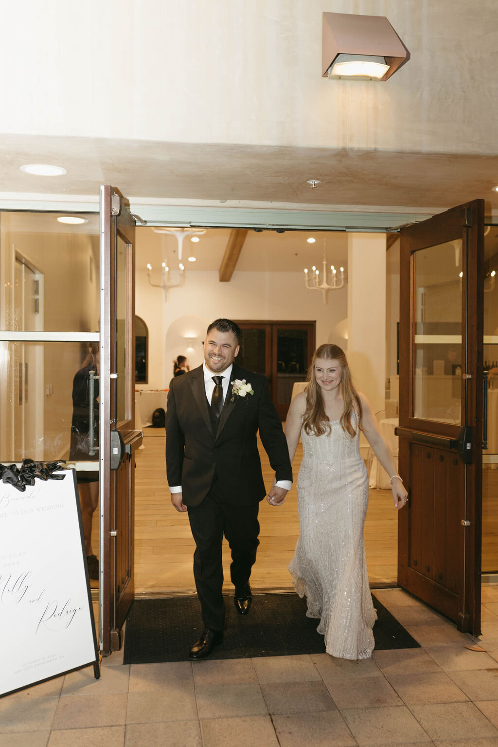 pretty-palm-leaf-event-co-molly-and-rodrigo-wedding-in-serra-plaza-60