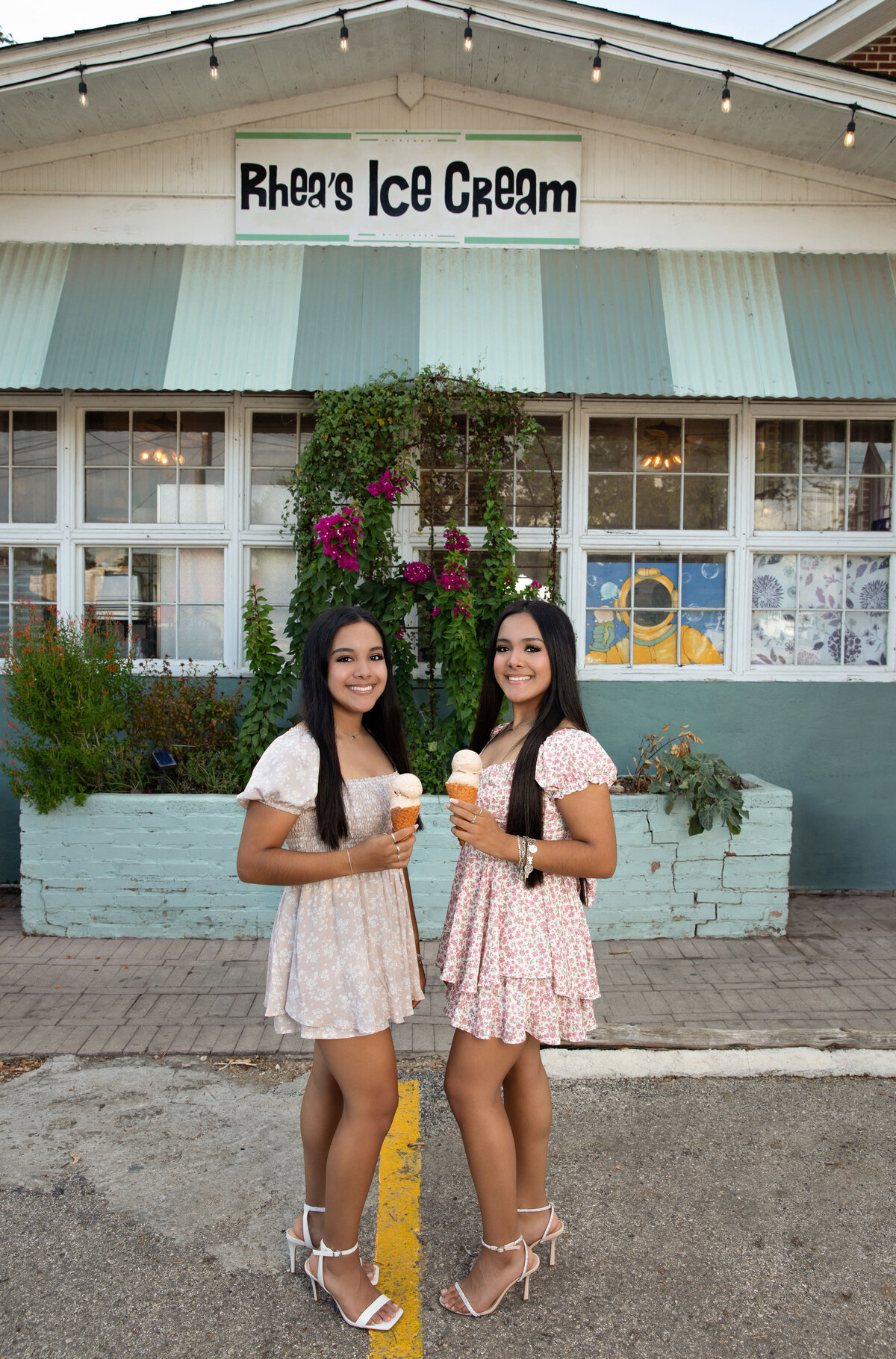 seniorgraduationclassof202520262027bestphotographertudiofamilybirthdaynewbornboyamilynewborngirlfirstbirthdayportraiturephotographystudioportraitsnewborngirlboyfamilyEvaMaganaPhotographychildphotographer (6 of 31)