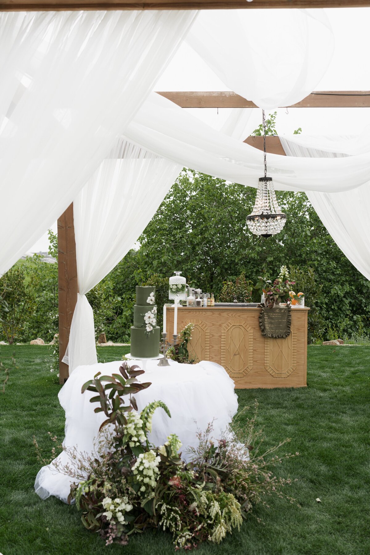 Jeune-Perche-Faye-Fern-Creative-MVFPortraits-Reception-Details-81