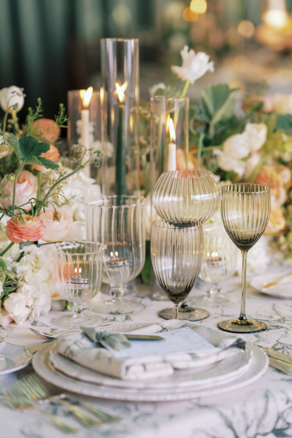 George & Anne Wedding Table scape 