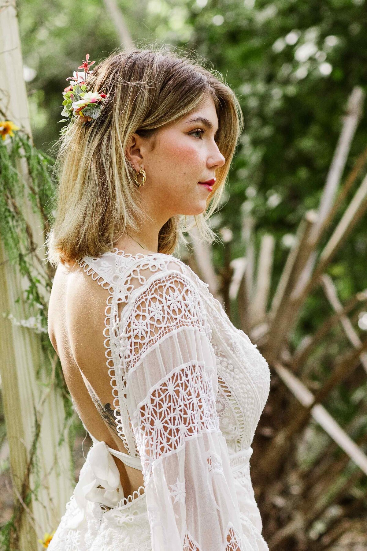 35-bride-portrait-outside