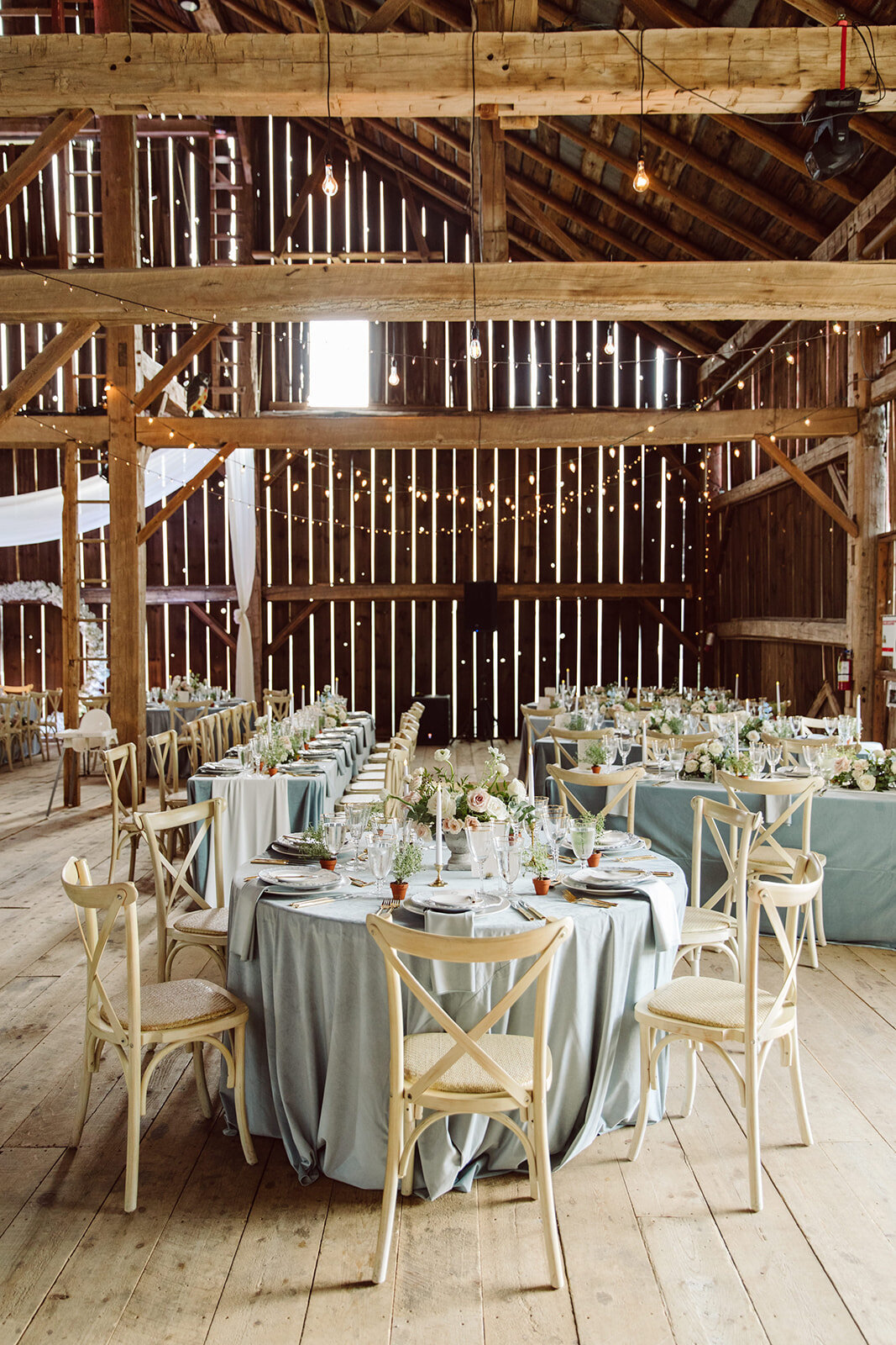 Cambium_farms_barn_wedding_photography_magnolia_studios-kendon_design_co._hamilton_niagara_wedding_planner_florist-39