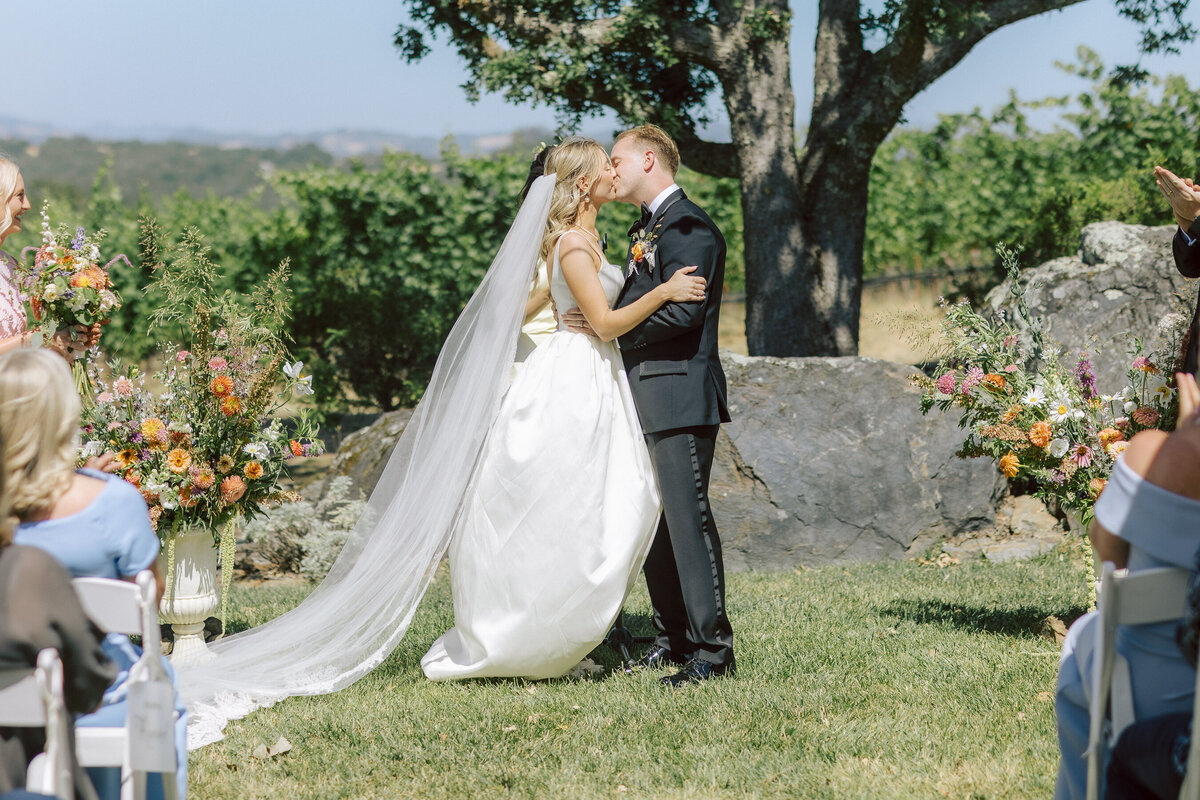 0076_gretchen_gause_photo_healdsburg_wedding_arista_winery_ceremony_blue_sky_2024-