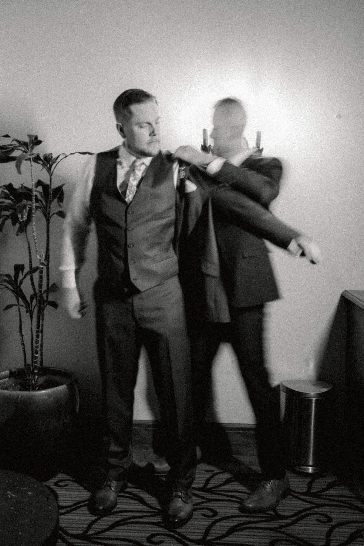 Sarah & Steven Wedding Sneak Peeks-12