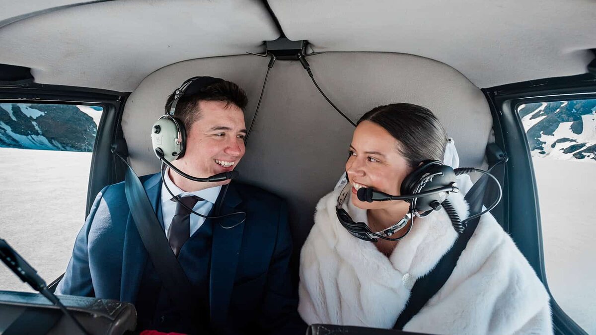 adventure-session-alaska-helicopter-elopement