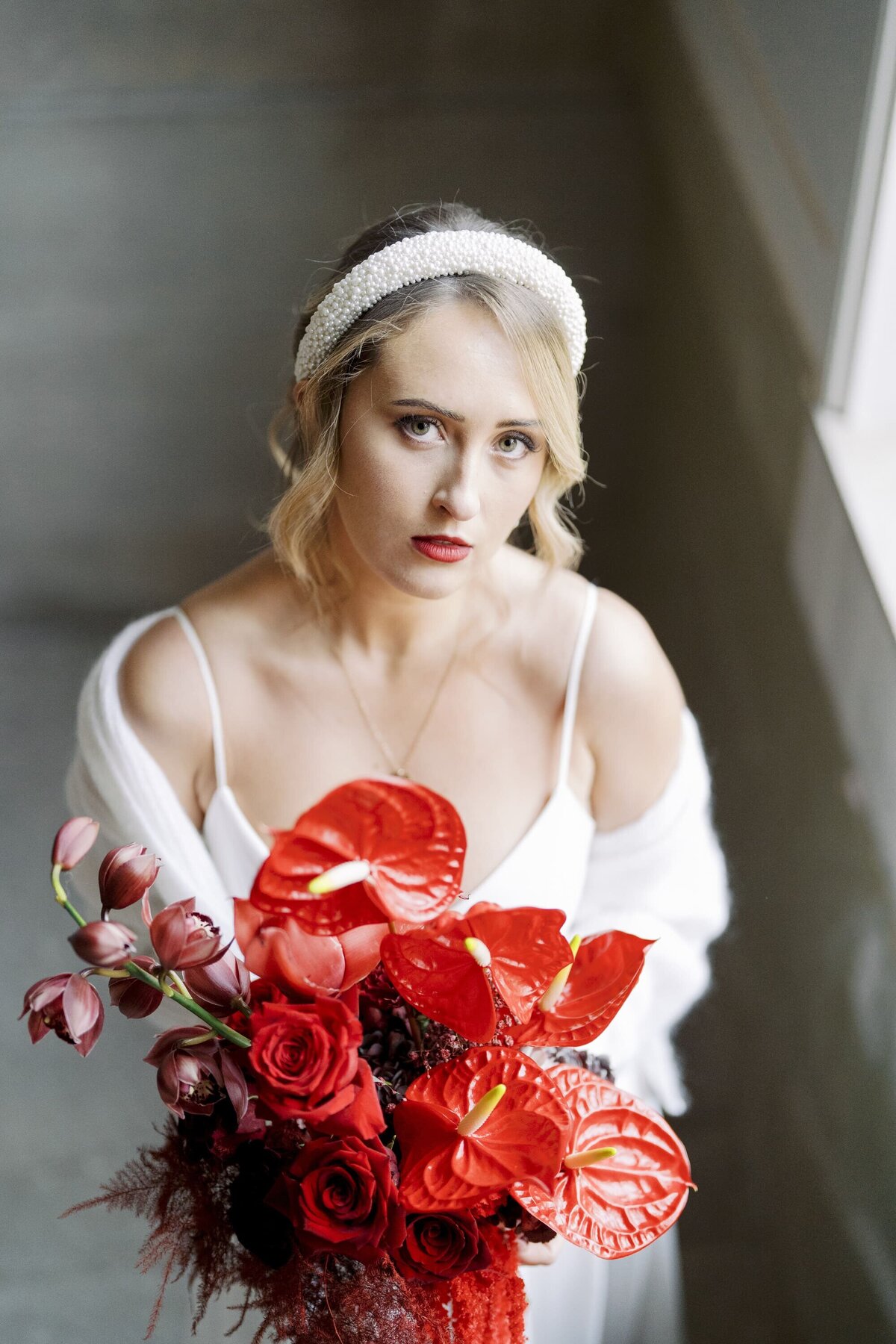 design-floral-shooting-inspiration-red-romance5