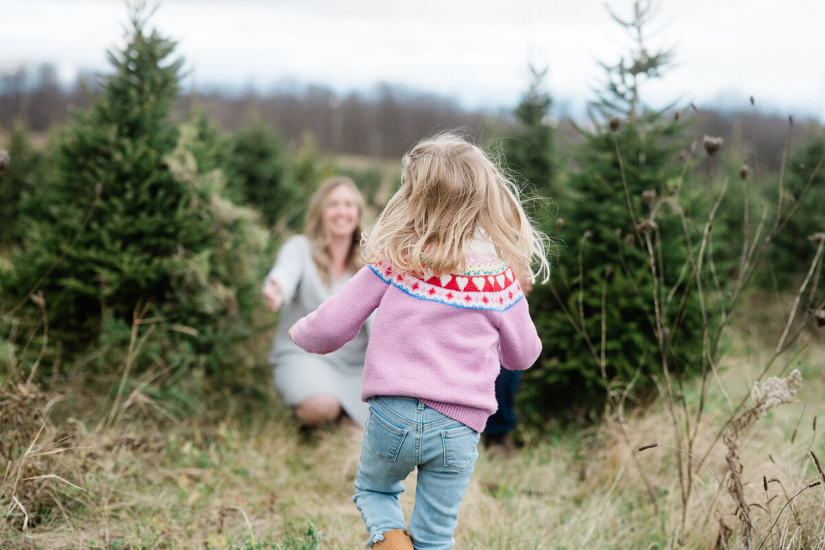 family_portraits_benjamin_treefarm_waterloo6