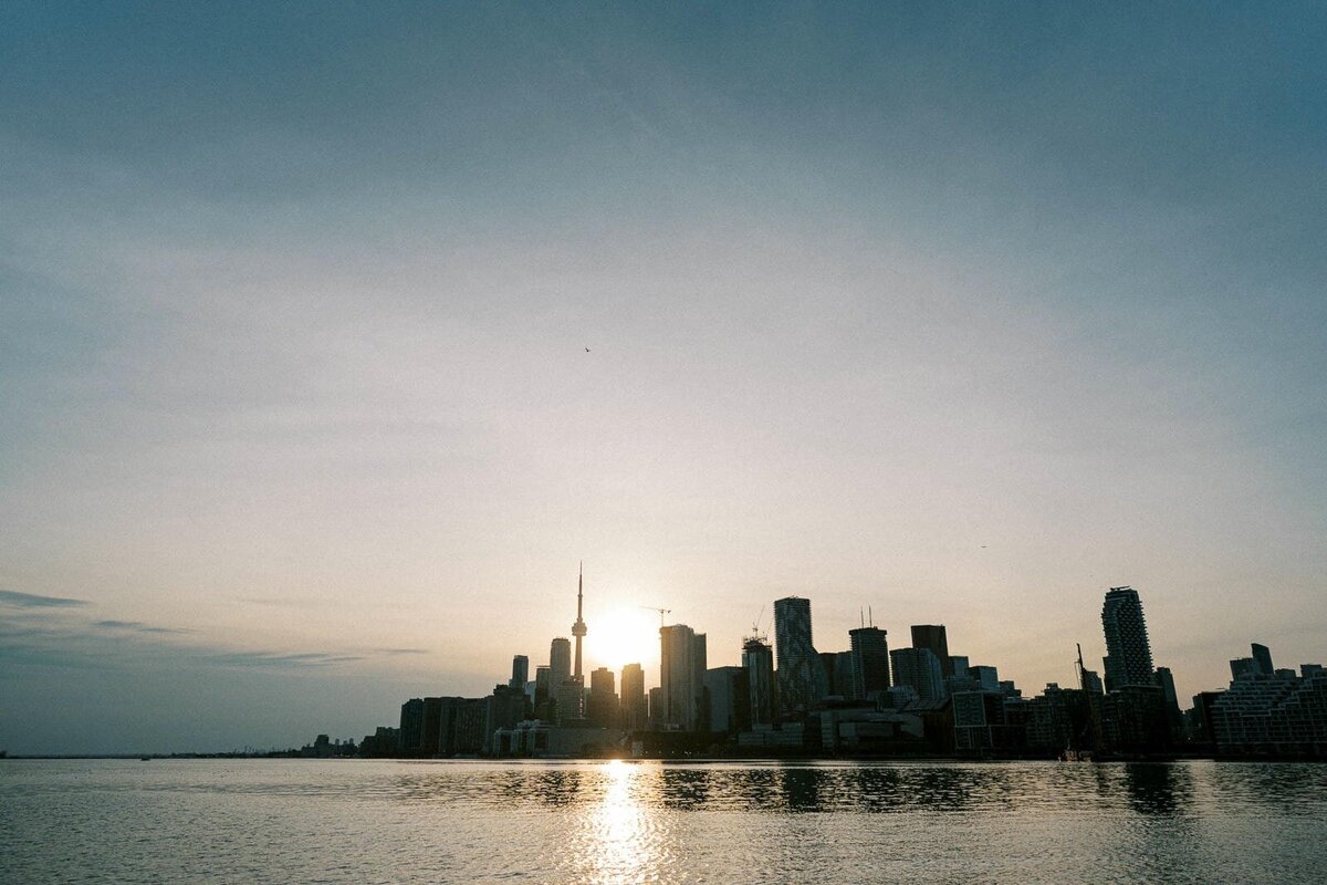 E11-Engagement-photo-shoot-in-Downtown-Toronto-Maria-and-DeVon-2025-04-14-2500px-1100