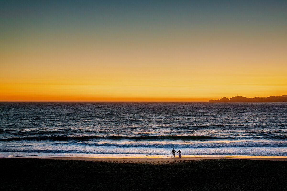 Beach-Sunset-Couple-Session