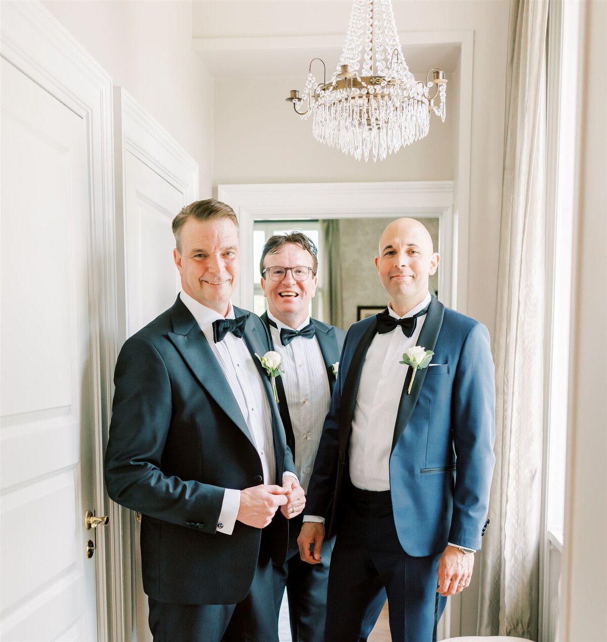 Wedding Photographer Anna Lundgren - helloalora_Rånäs Slott chateau wedding in Sweden timeless groom and groomsmen portrait