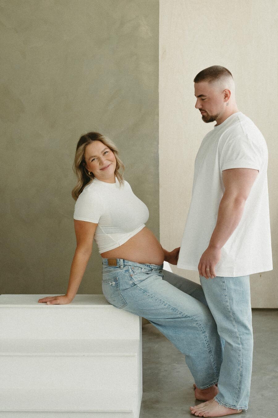 Lifestyle Maternity Photography Calgary (2)