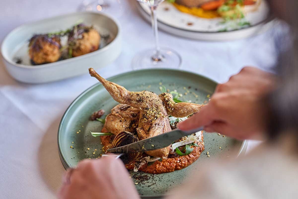 dining-lunch-dinner-halls-gap