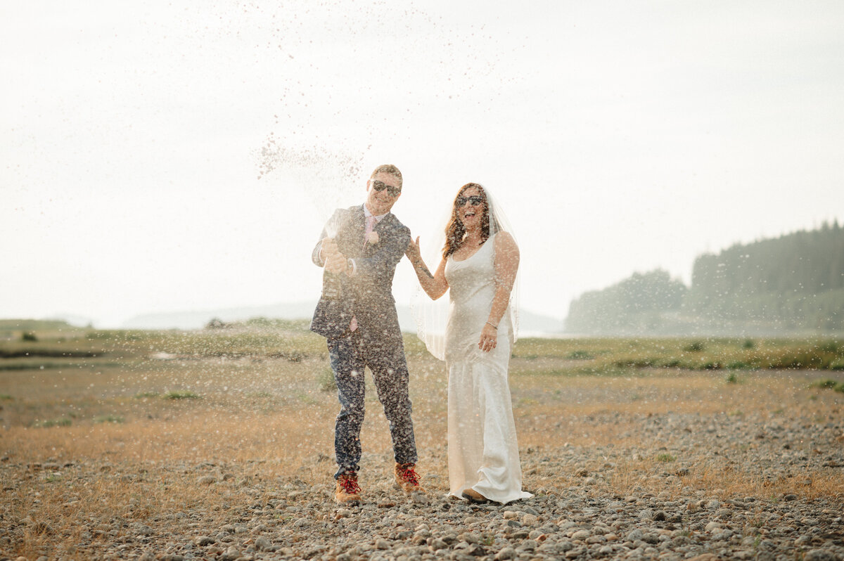 the-foxes-eagle-beach-elopement-36