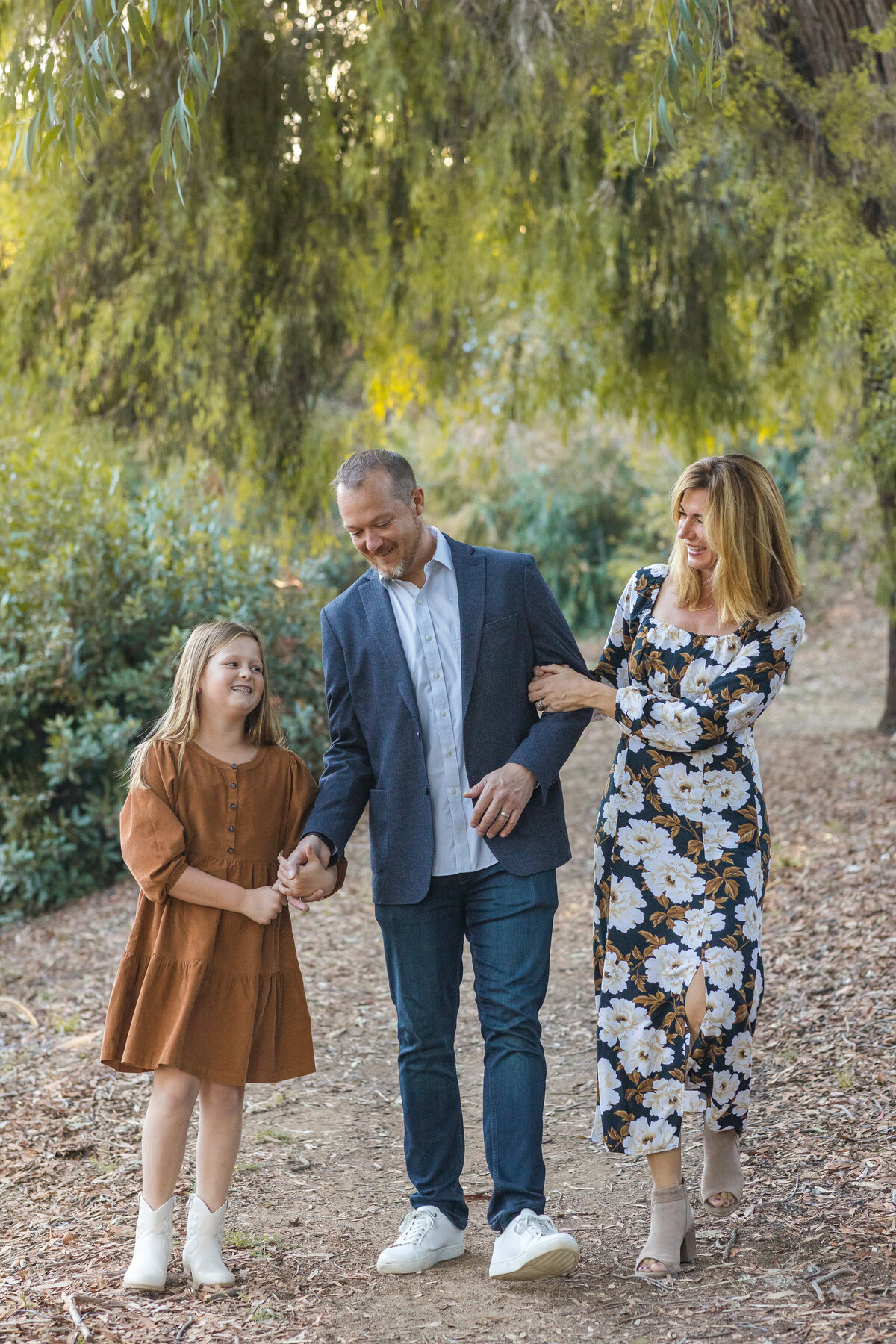 colorful-ernie-howlett-park-family-portraits-7