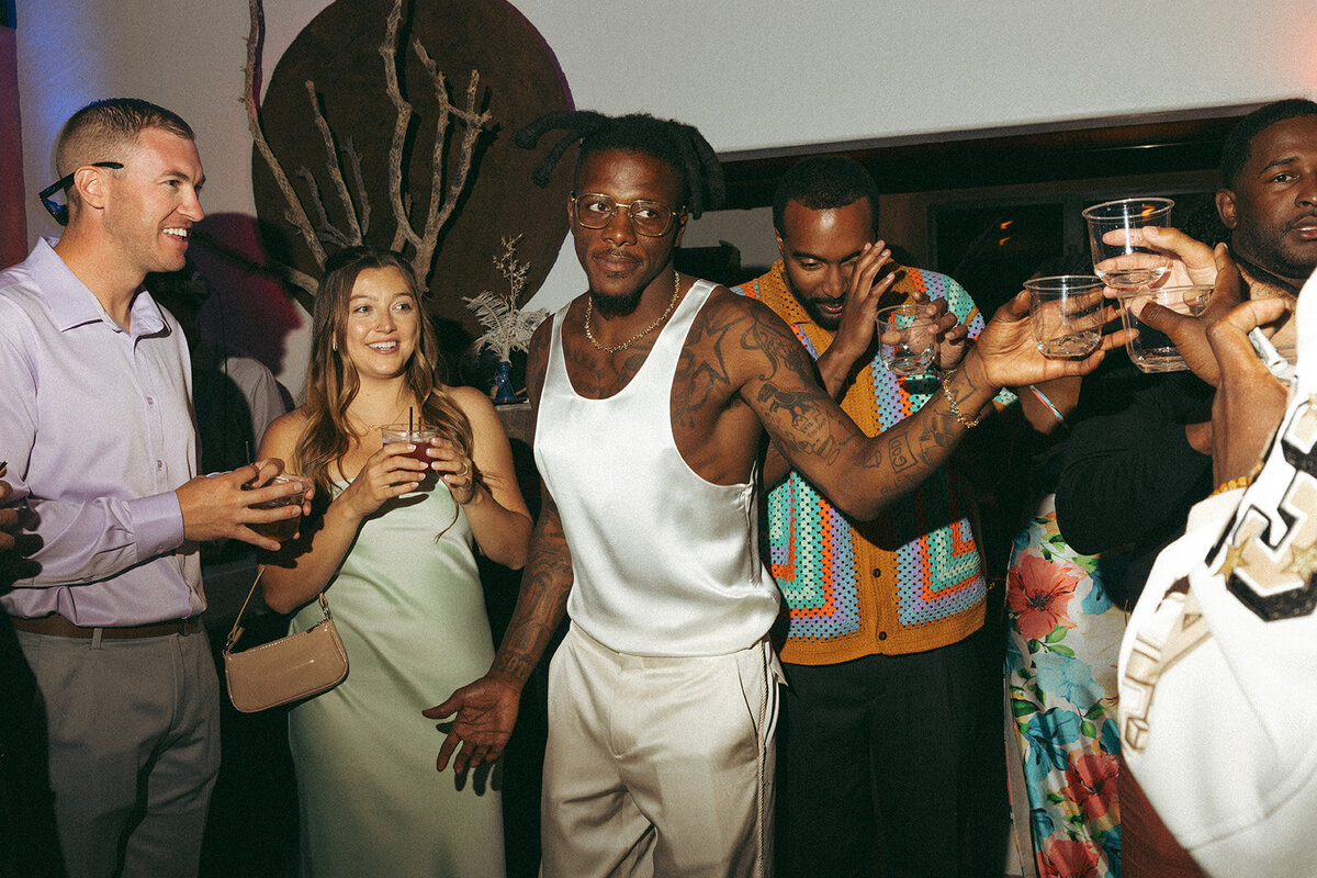 Faye-Fern-Creative-GoldenVibesPhoto-Sacred-Sands-Joshua-Tree-Wedding-Richie-James-Clara-Critchfield-Dance-Party-88