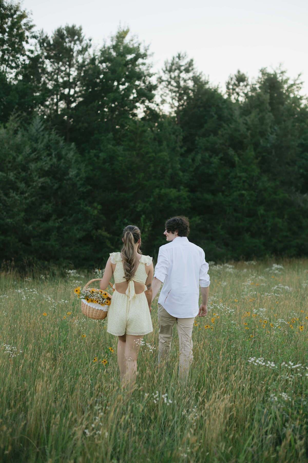 Chloe Parker Photography Heartfelt Wedding Photographer in Virginia — Couples Engagements Photos 31