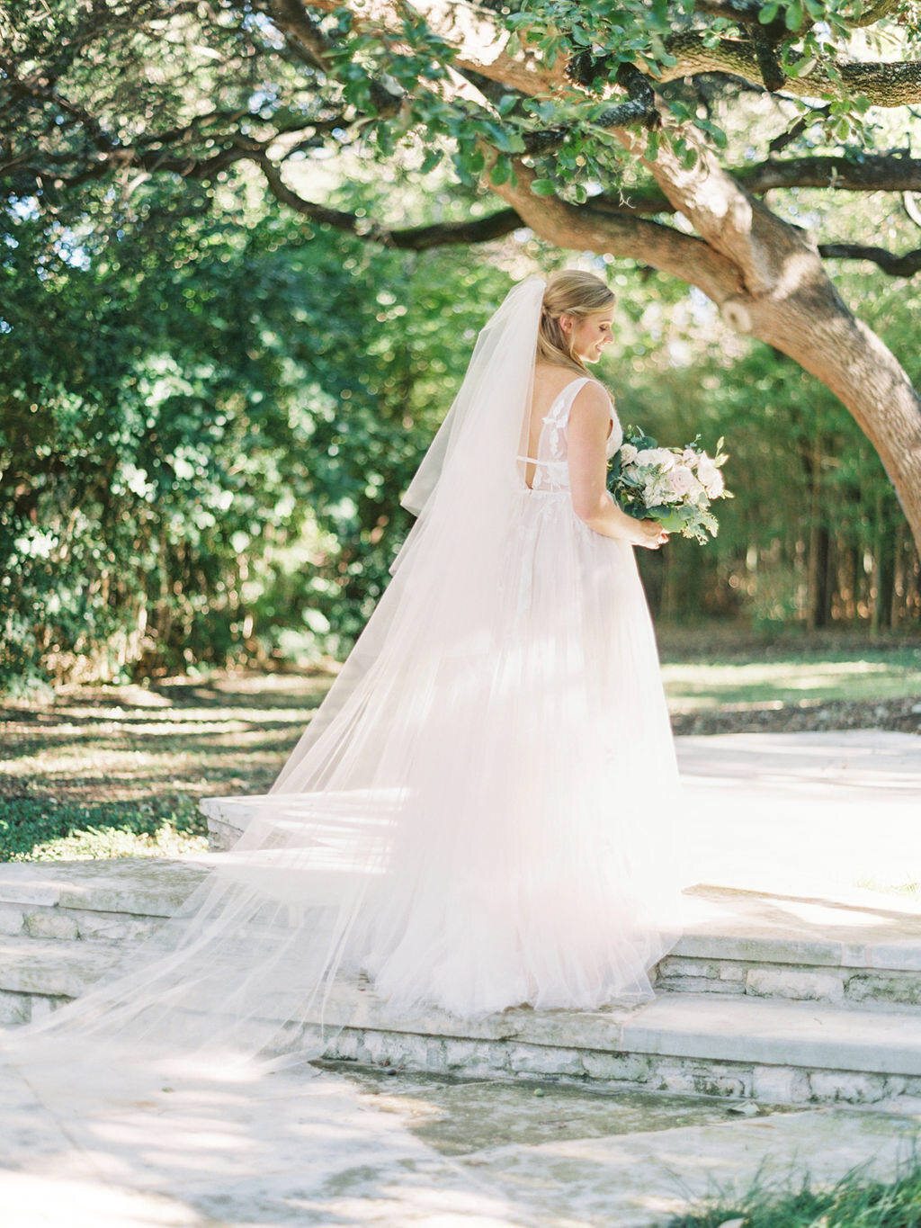 mercury-hall-wedding-austin-texas-wedding-photographer-mackenzie-reiter-photography-11