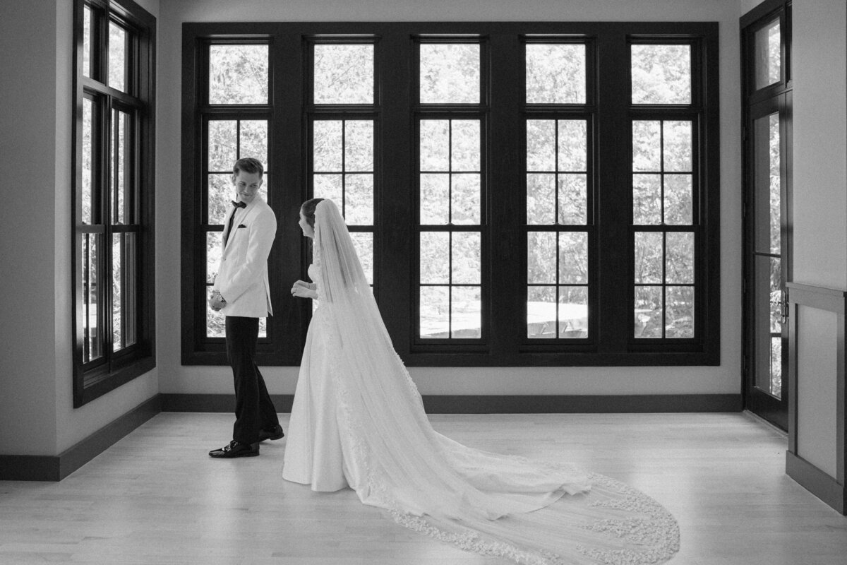 Grace & Ardor Co. East Coast Wedding Engagement Photography Pennsylvania New York City New Jersey Timeless Bold Art Direction Editorial Erin McGeever Lake House Inn-4