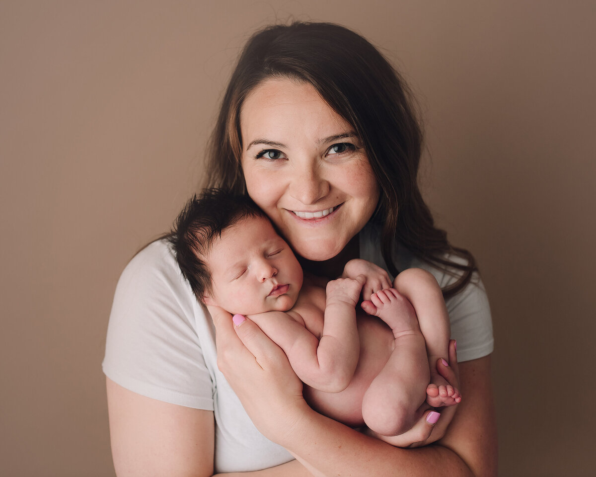 Mother and newborn posing Medford Oregon photographer, By Katie Anne