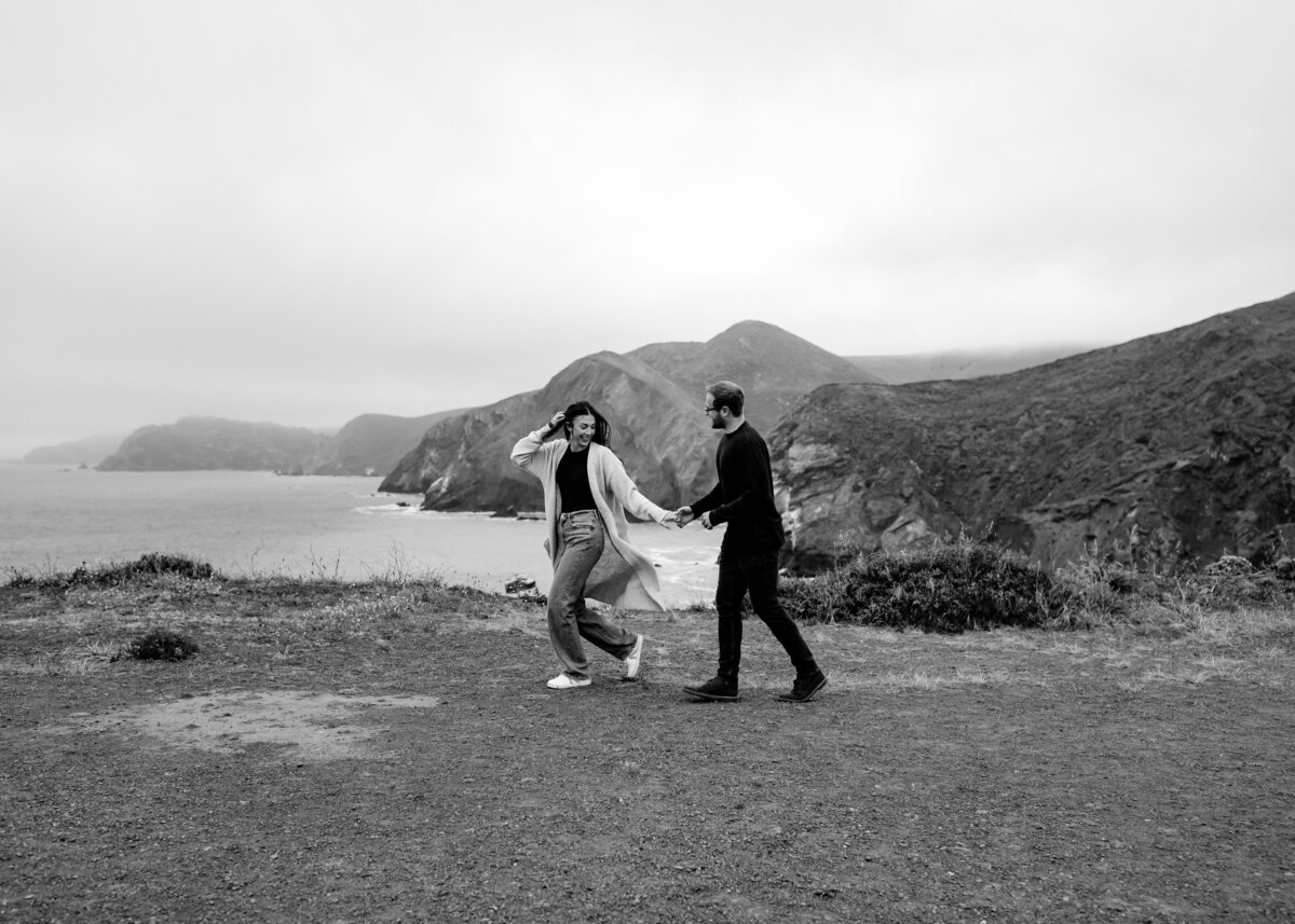 05312023_Makenzie+Gavin_RodeoBeachCA_AnjaJensenPhotography-186
