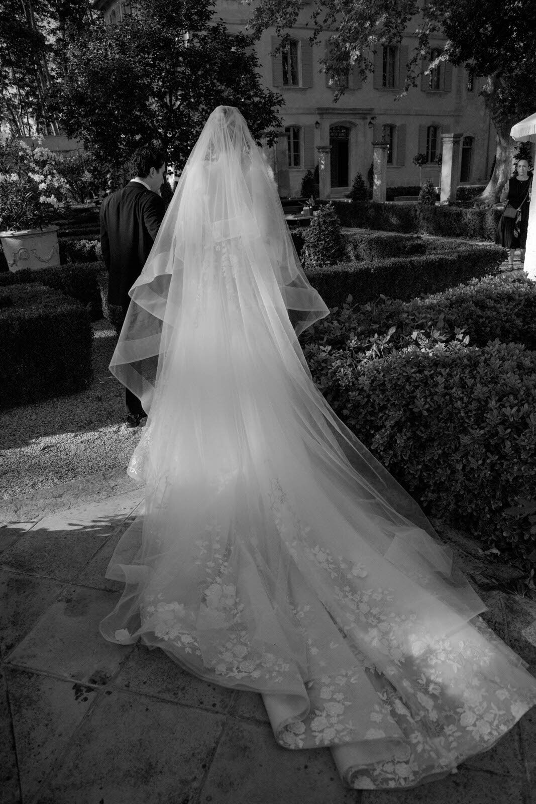 Flora_And_Grace_Provence_Domaine_De_Chalamon_Editorial_Wedding_Film_Photographer-616