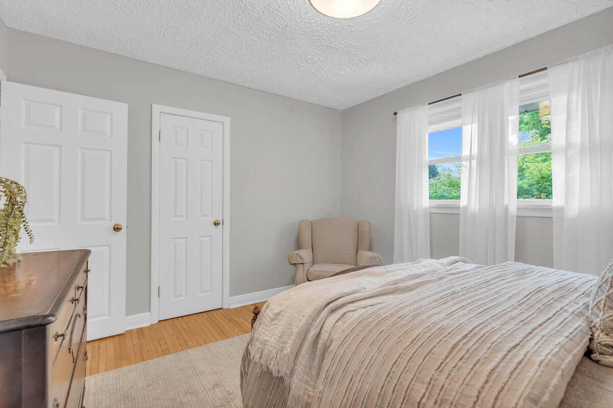 023-32Elginfield-23
