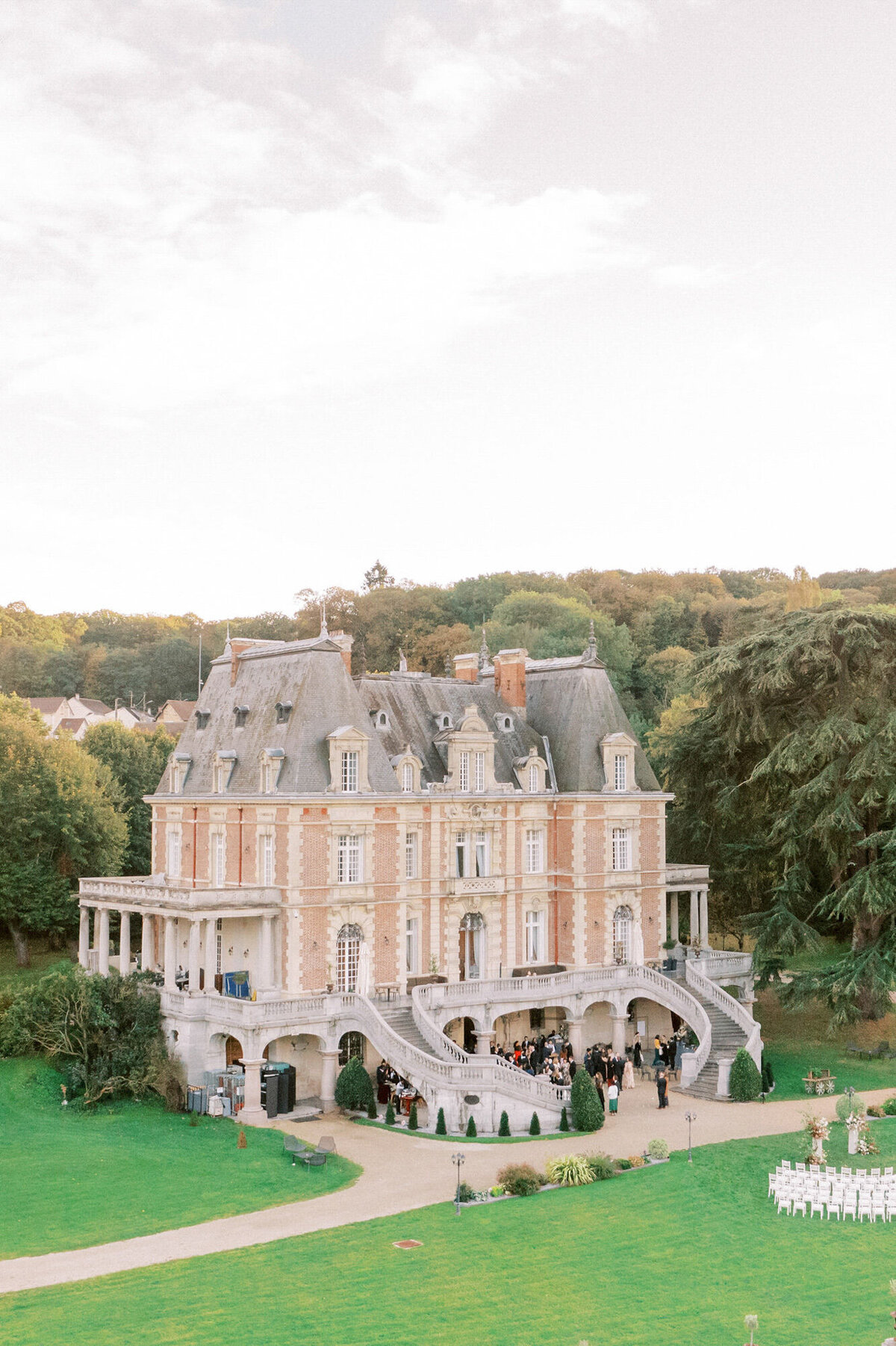 Maïlys Fortune Photography Husband Wife Wedding Weddings Photography France Switzerland Italy Timeless Dreamy Imagery Bilingual French English Destination Weddings Destination Wedding Provence French Riviera Paris Lake Como Tuscany113
