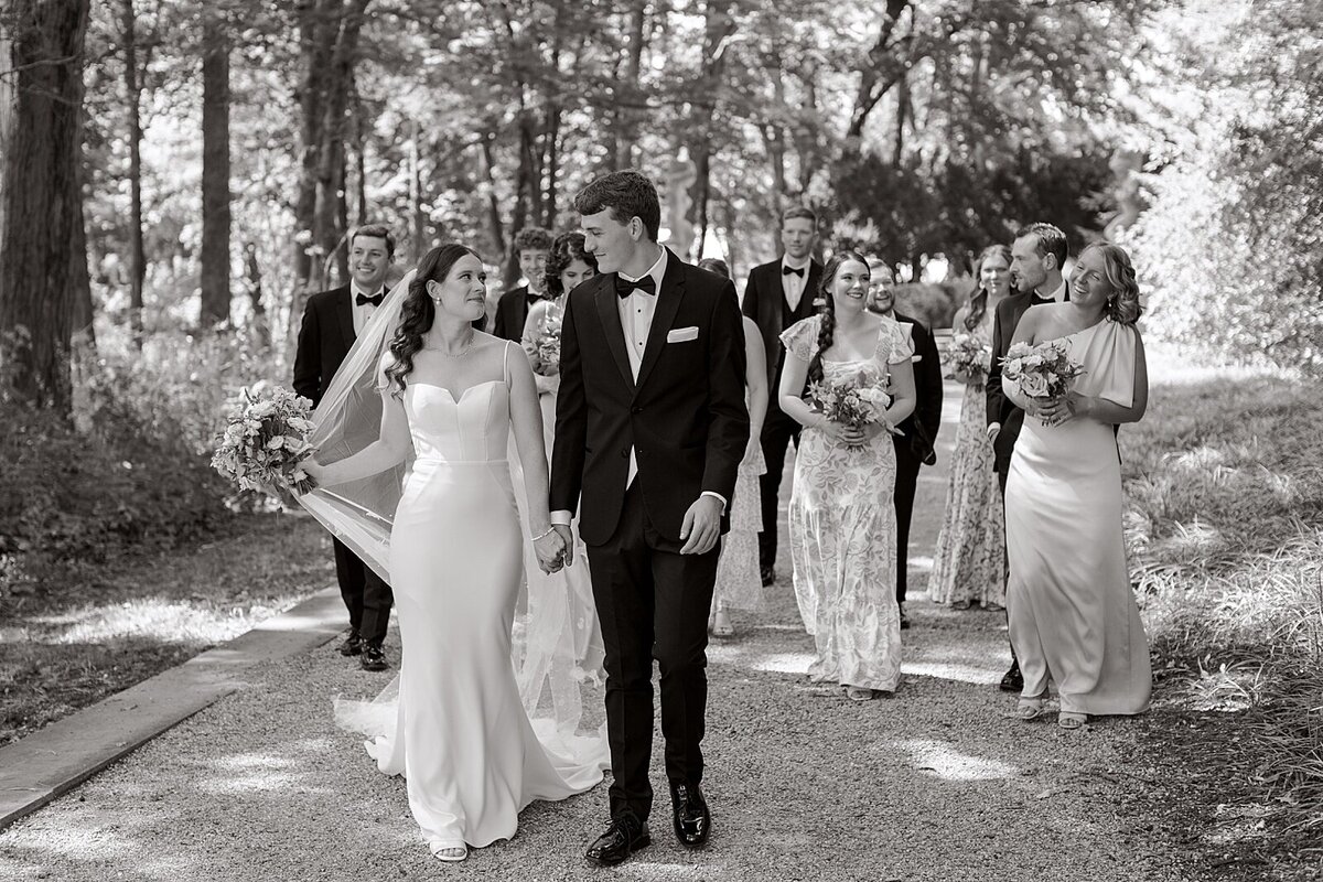Getting-Reday-Wedding-Photos-at-Allerton-Park-Mansion-by-Chicago-Catholic-Wedding-Photographers-_0069