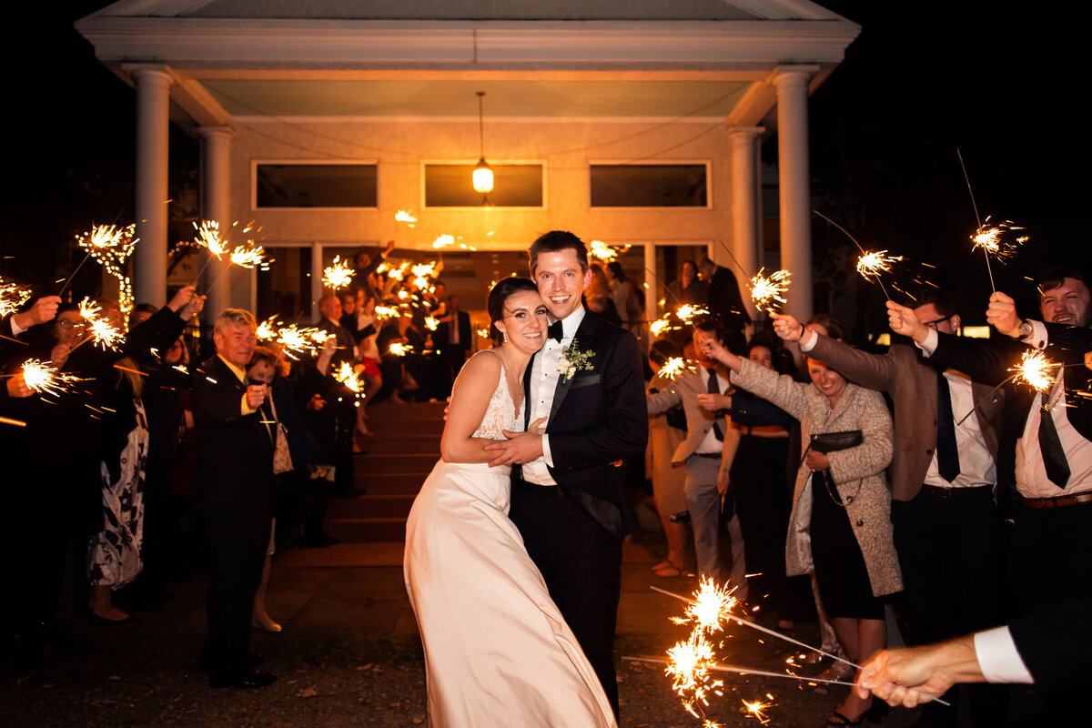 wedding photographer at whitehall estate in loudon county
