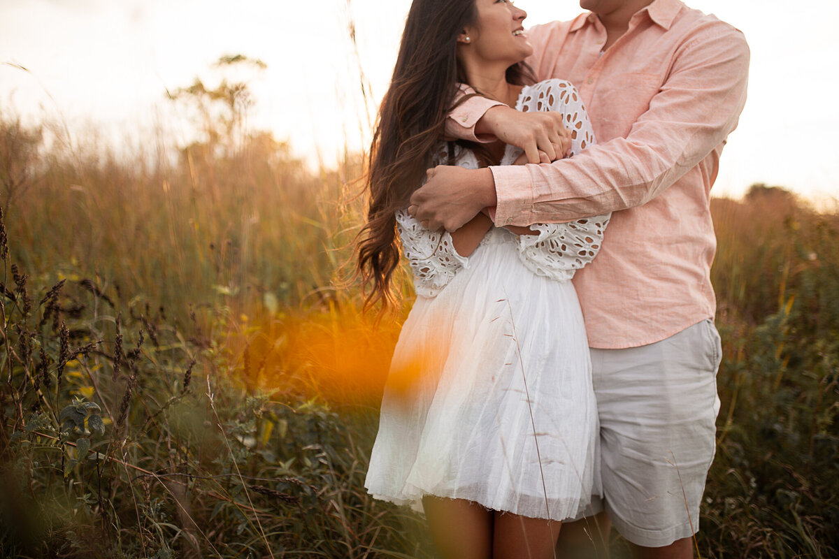 chicago-engagement-photography-hugging-couple