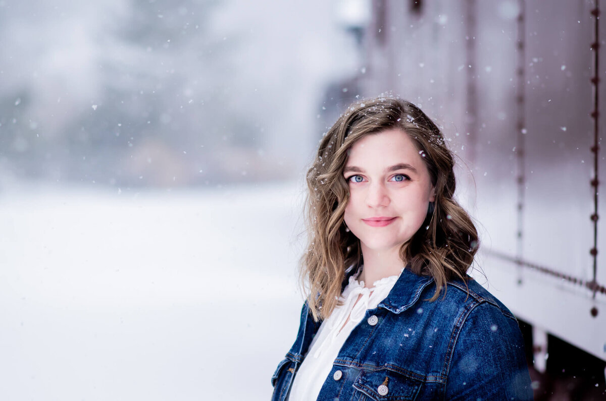senior-pictures-in-the-snow