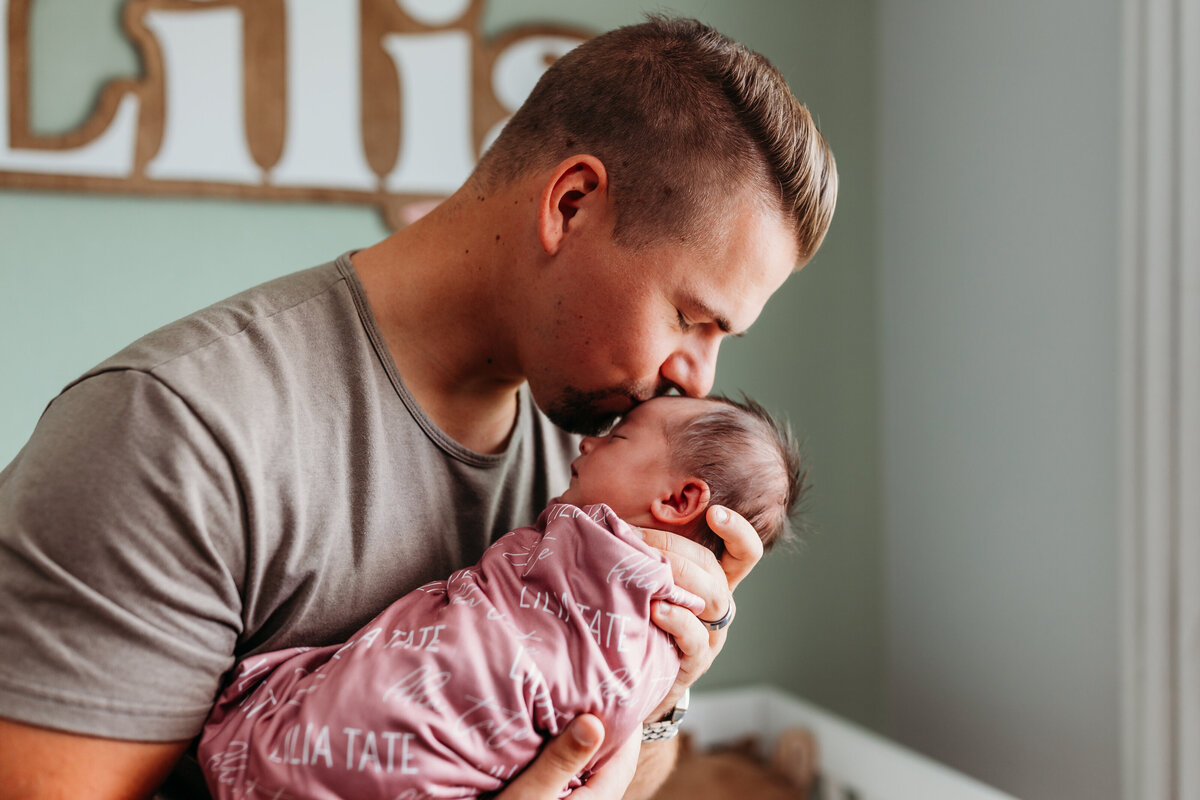 denver-lifestyle-newborn-photography-14