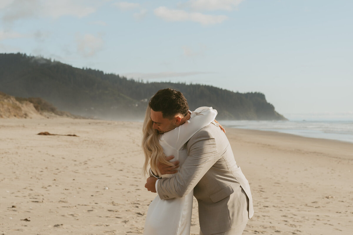 Emily-Noelle-Photo-Elopement-Photography-LIncoln-City-Oregon-04505_websize